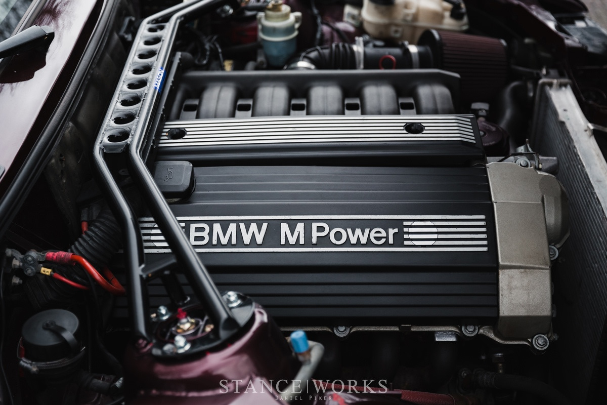 BMW E30 M3 S52B30.