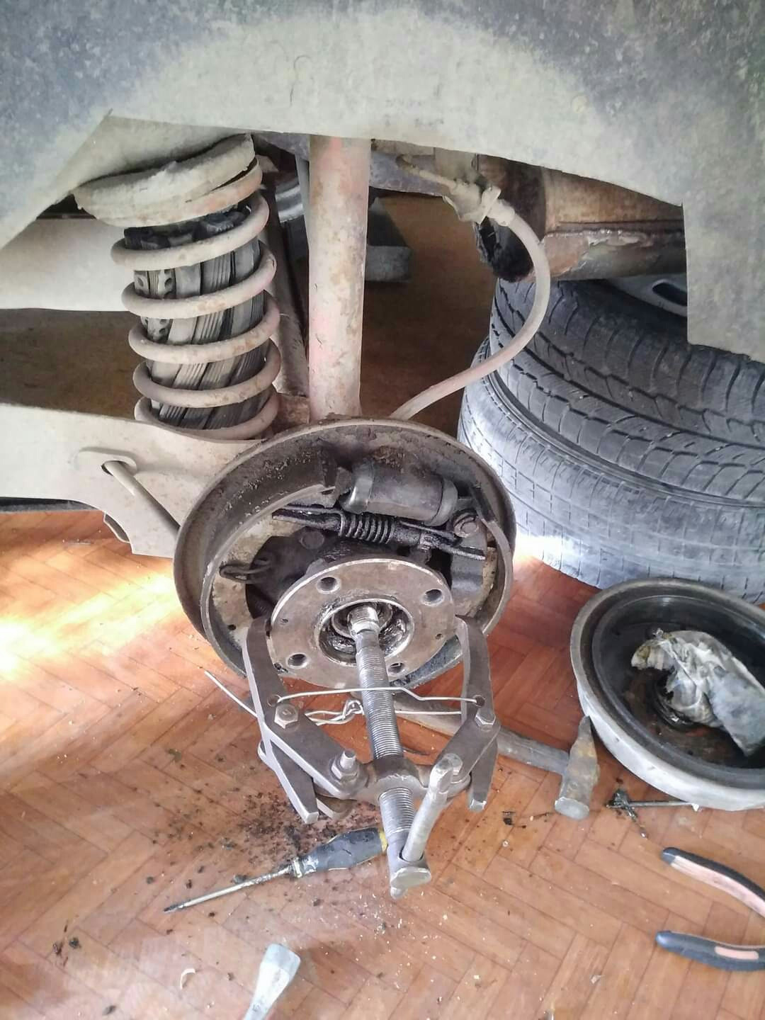 Замена ступичного подшипника — Москвич 2141, 1,5 л, 1993 года | своими ...