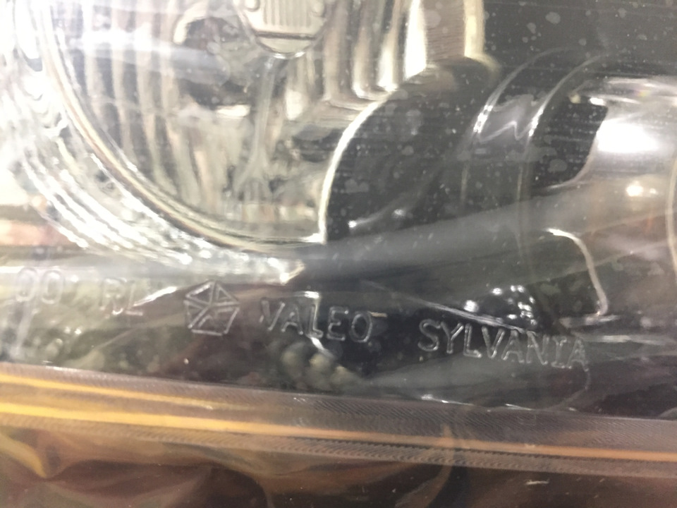 везде эмблемы крайслер, написано что линзы как в нашем оригинале валео — Jeep Compass (1G)