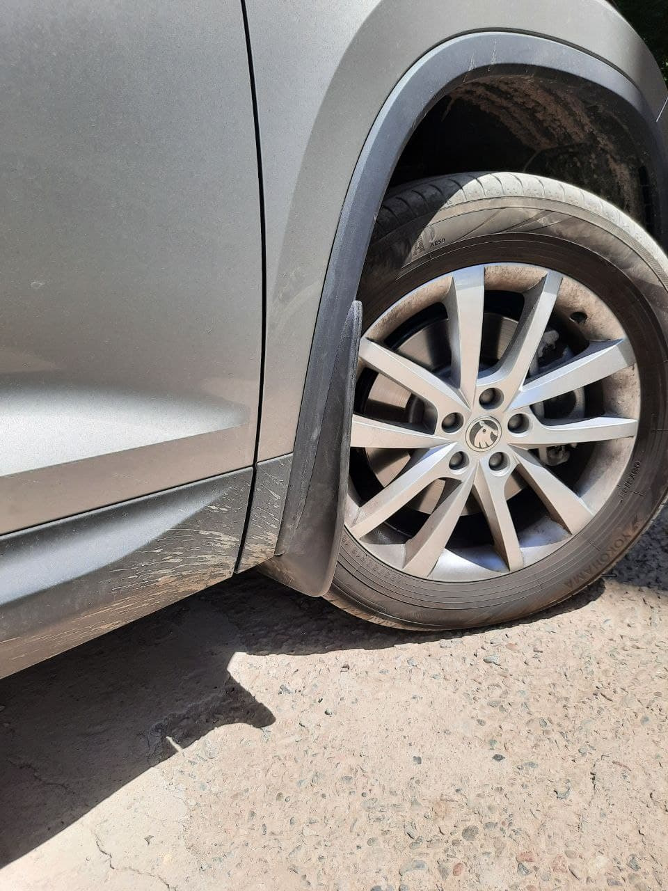 Установка передних брызговиков — Skoda Kodiaq (1G), 2 л, 2021 года ...