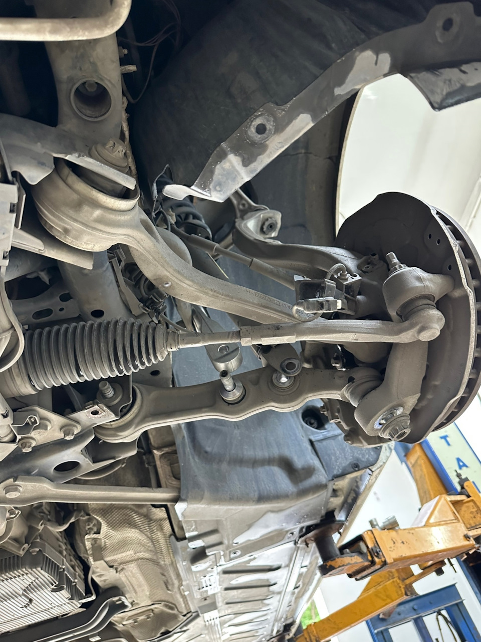 Фото в бортжурнале Mercedes-Benz E-class (W213)