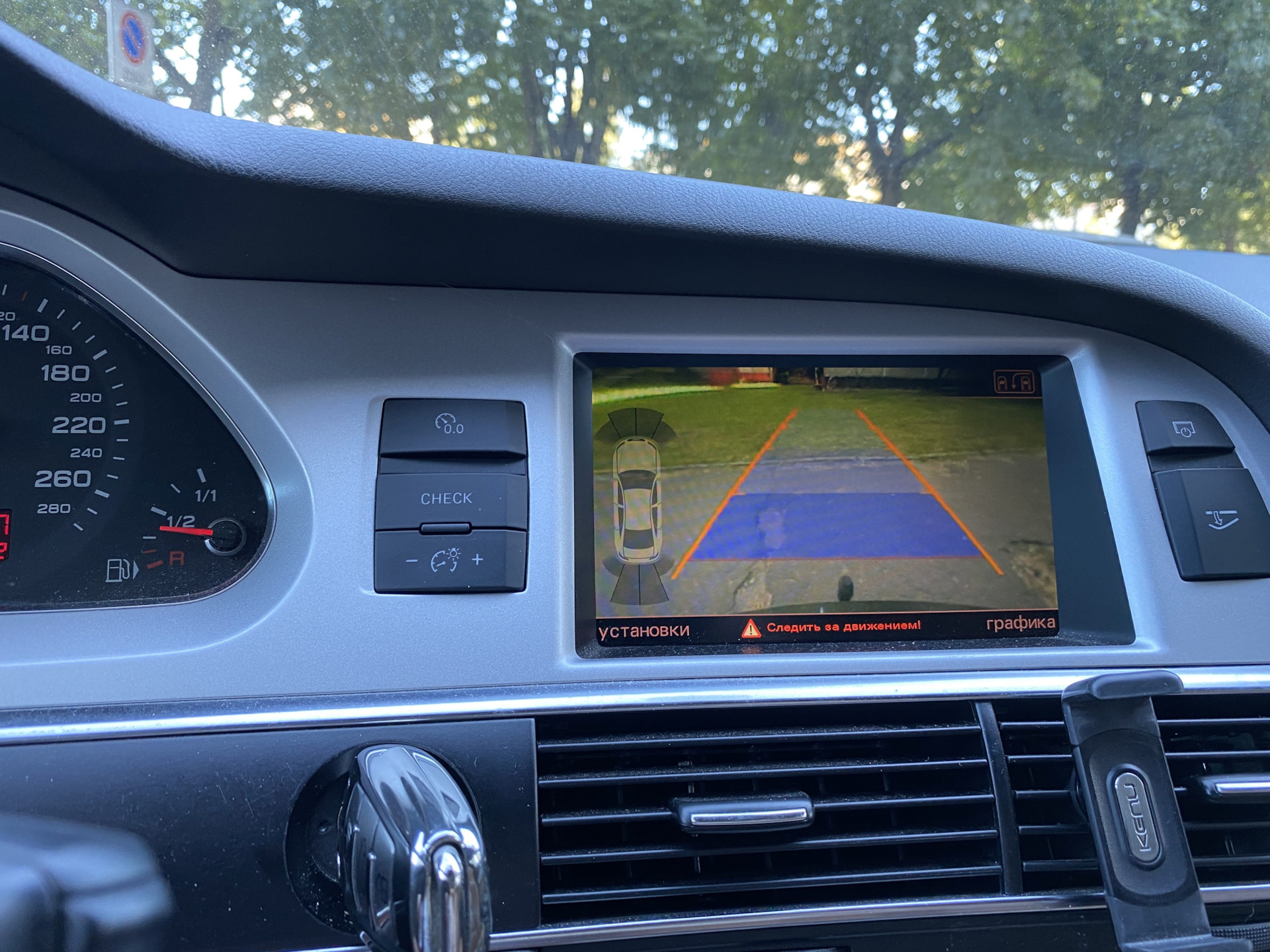 Audi A6 C6, установка камеры заднего вида — Audi A6 (C6), 3 л, 2010 ...