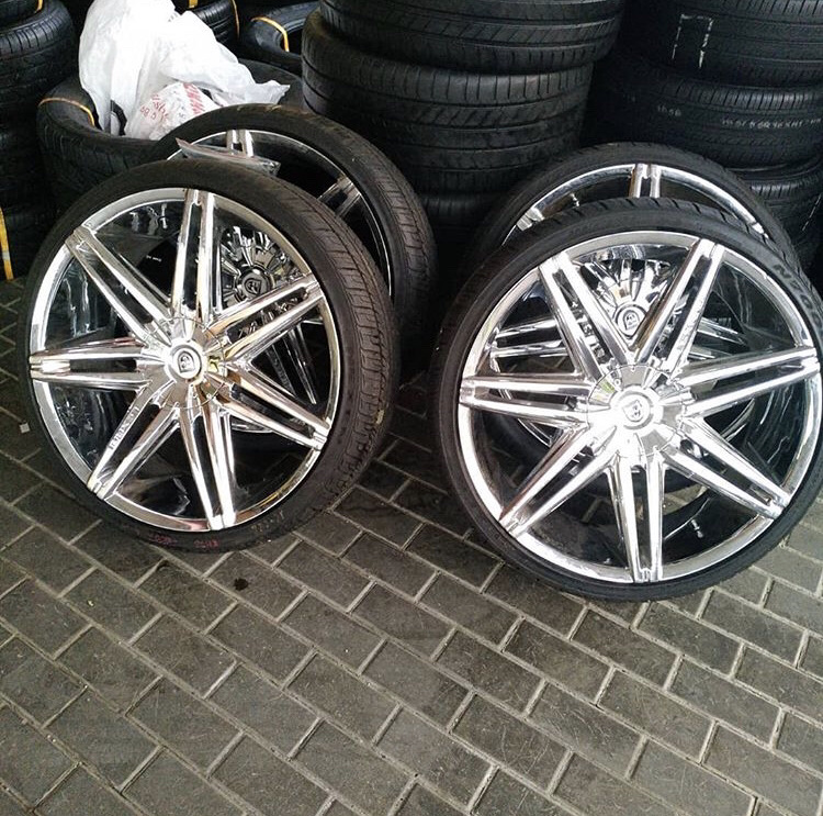 Колеса крутятся, резина трется… — Chrysler 300 (300C) (1G), 3,5 л, 2008 ...