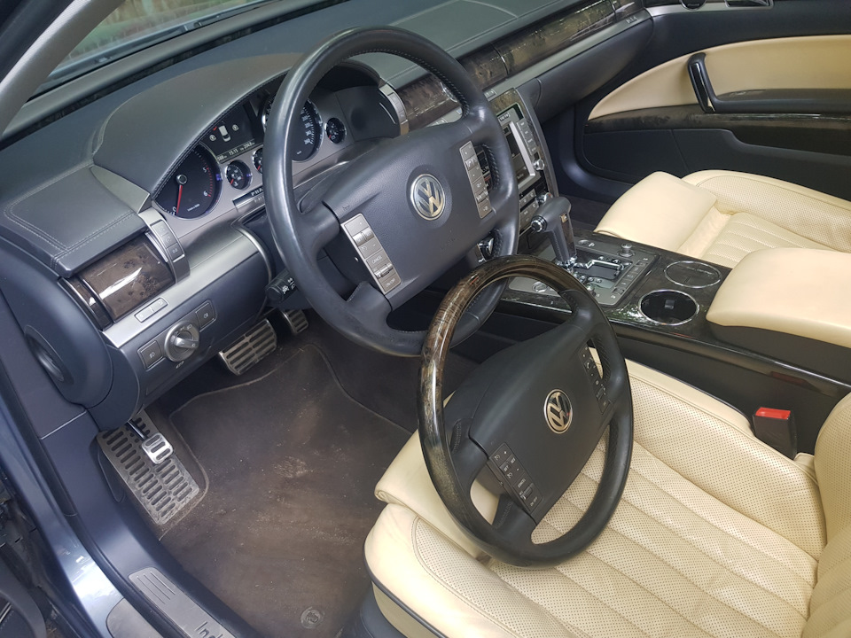 Volkswagen Phaeton 2008 Interior