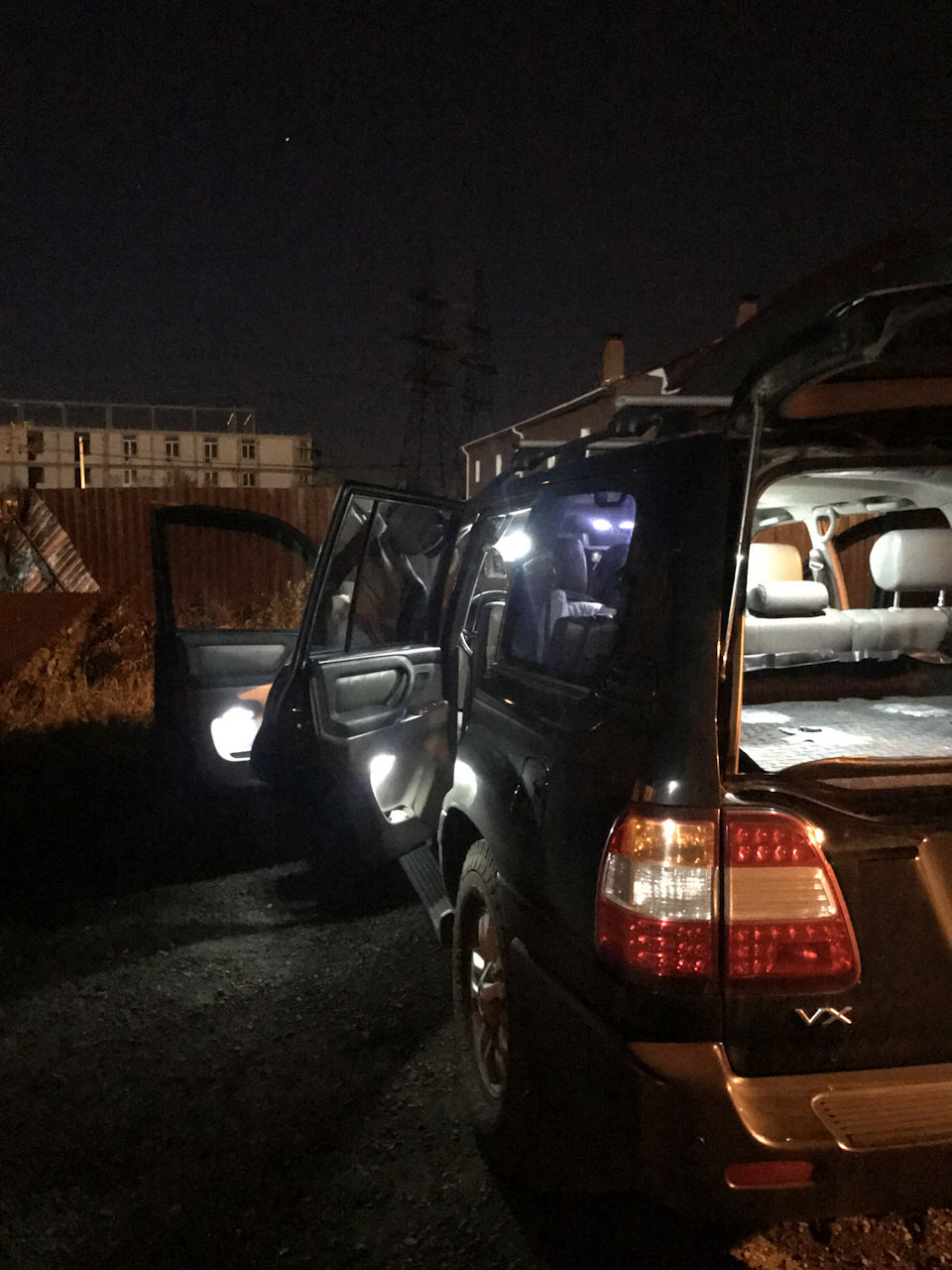 Лампочки тлк 100. Tlc 200 линзы ближний свет. Дальний свет тойота ленд крузер 100. Лампочки тлк 100. Лед линзы установка своими руками тлк 100.