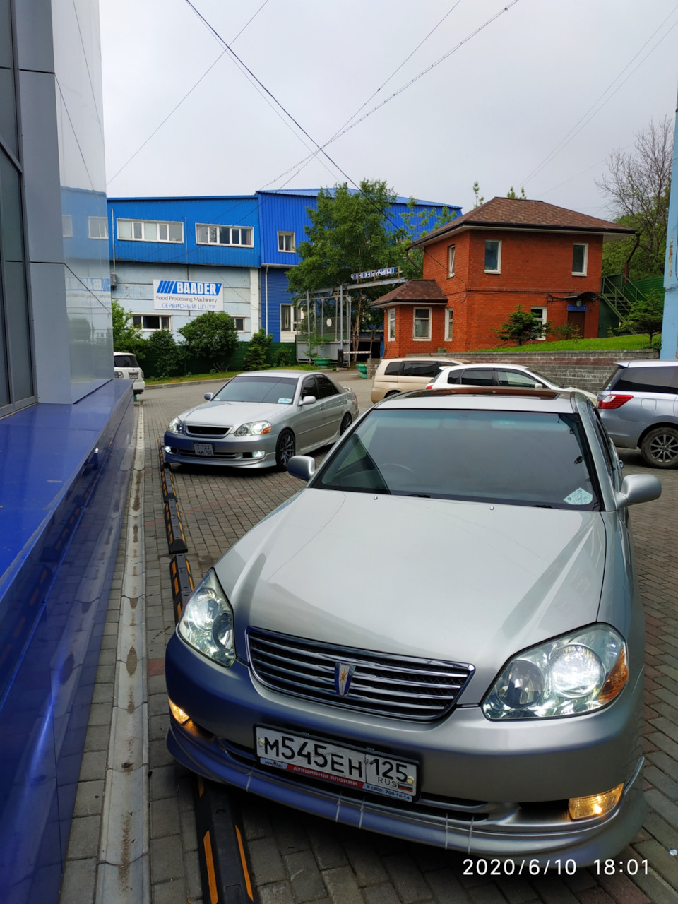 Какой пизже? ))) — Toyota Mark II (110), 2,5 л, 2002 года | стайлинг |  DRIVE2