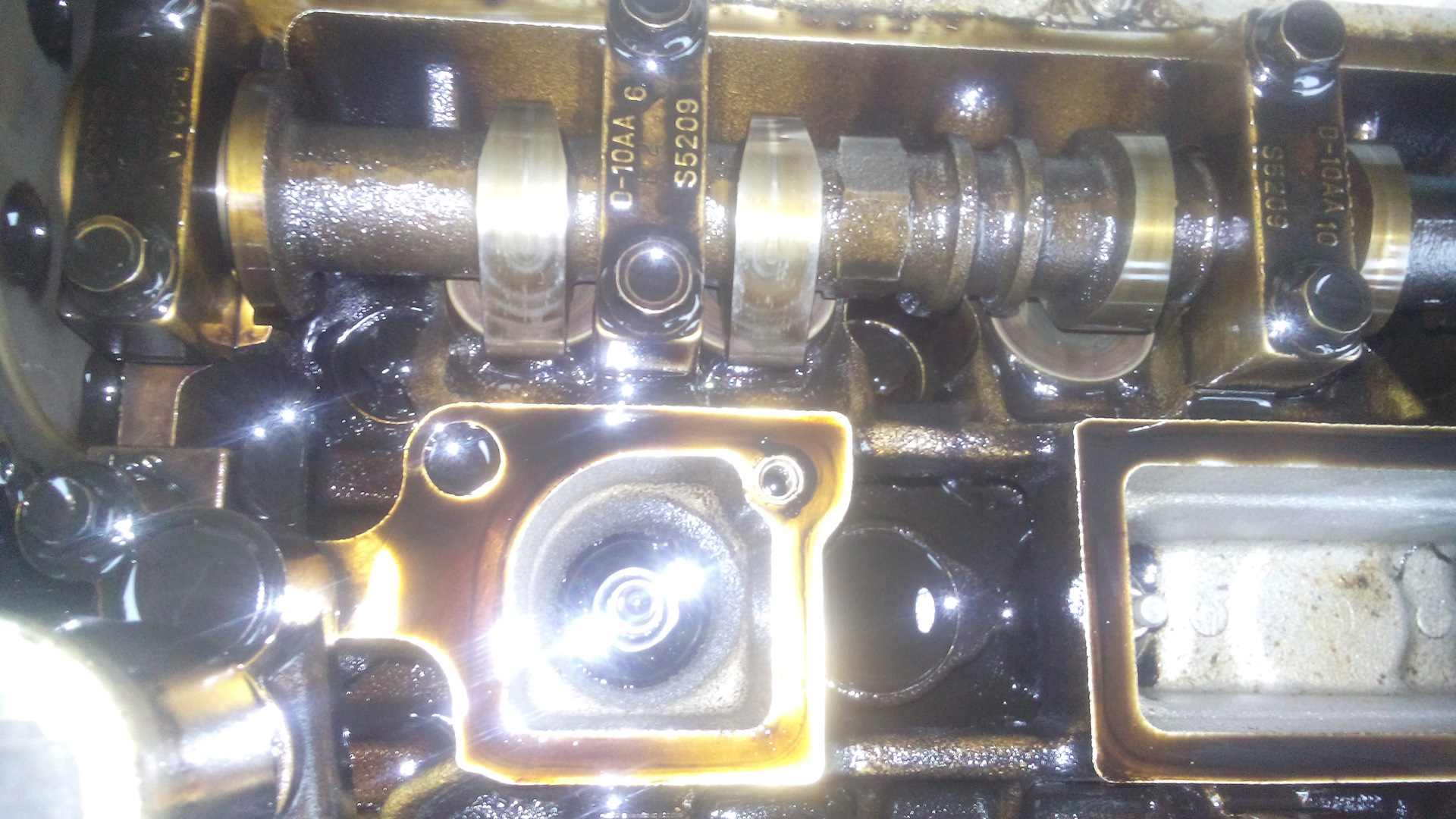 Электромагнитный клапан мазда. Электромагнитный клапан мазда бт 50. Клапан pcv mazda 5 2. Сальники клапанов мазда мпв. Клапан вакуумный мазда mpv.