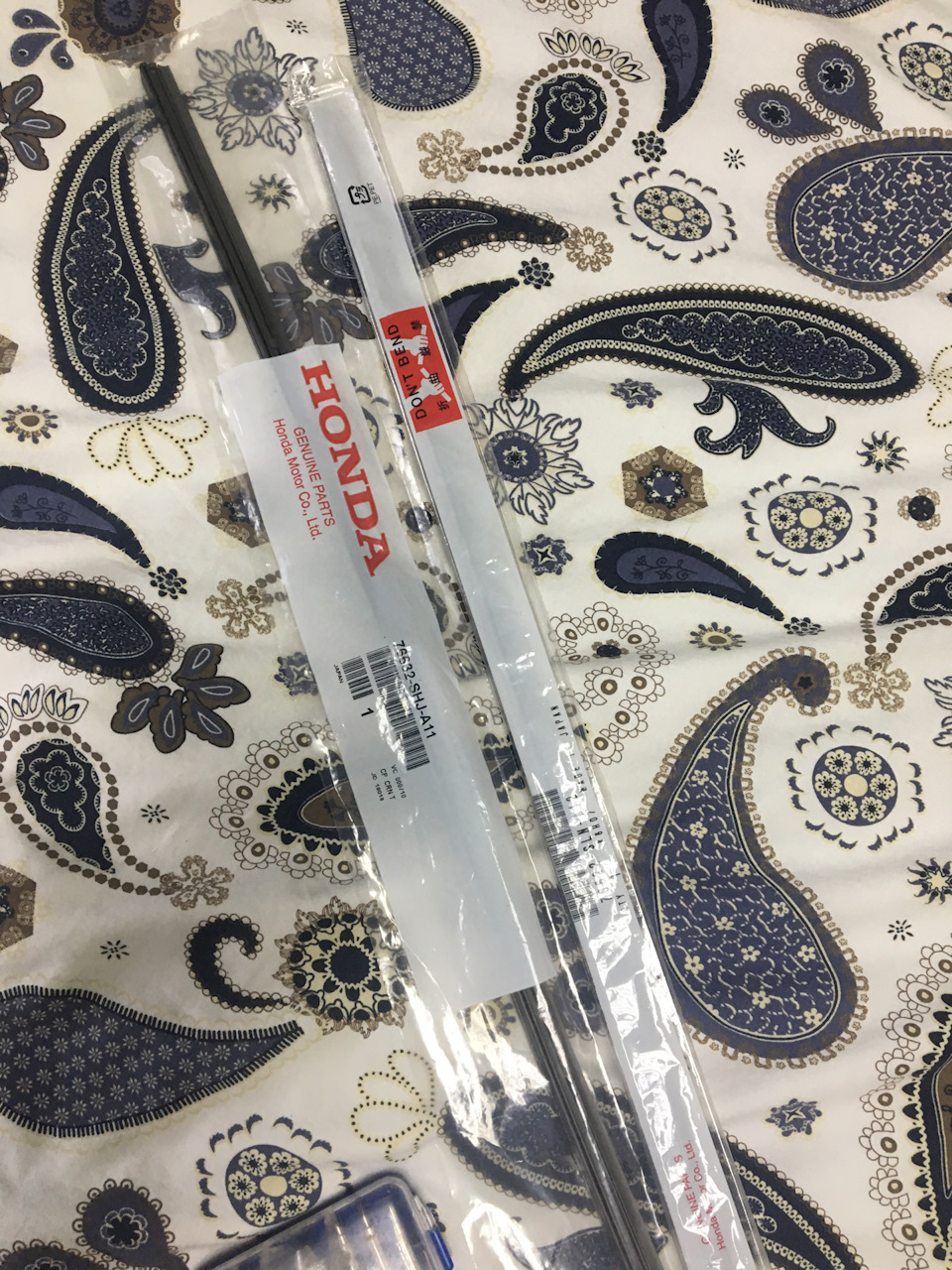 Замена резинок на дворниках — Honda Accord (8G), 2,4 л, 2008 года ...