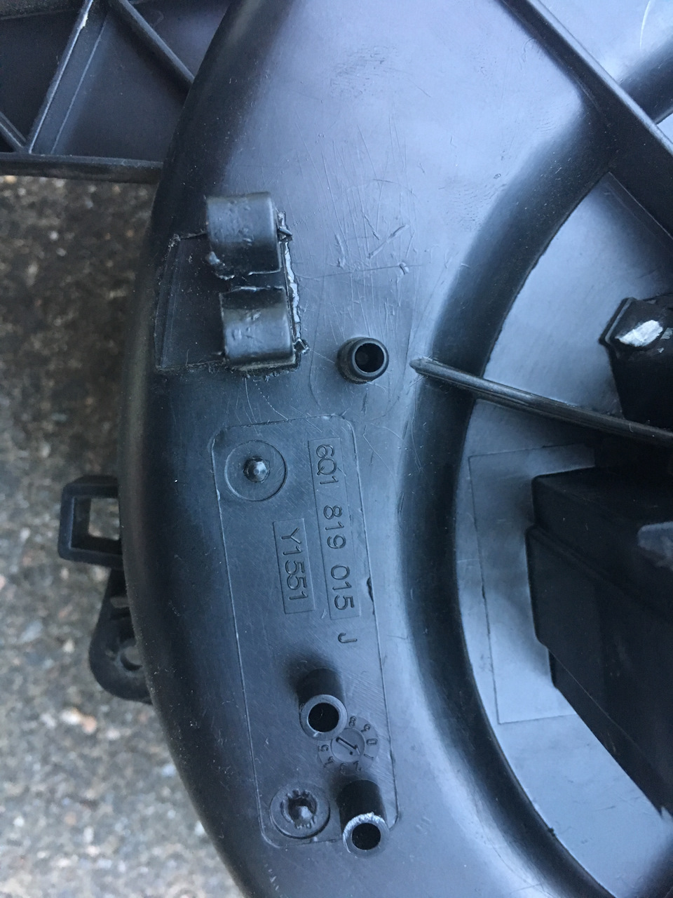 Запчасти на фото: 6Q1819015J. Фото в бортжурнале Volkswagen Polo Sedan