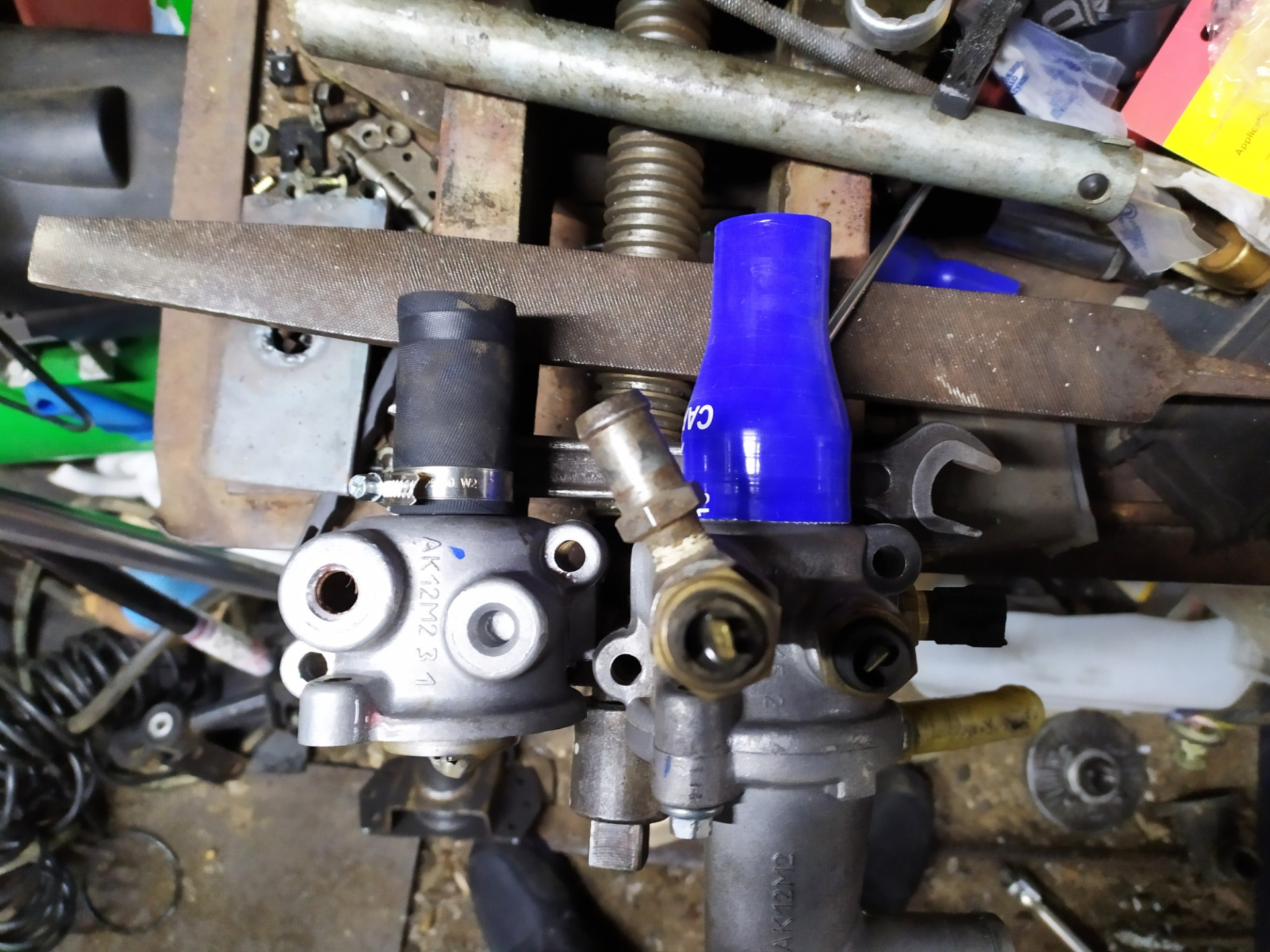 Подключение газового редуктора и замена патрубков печки на силикон ...