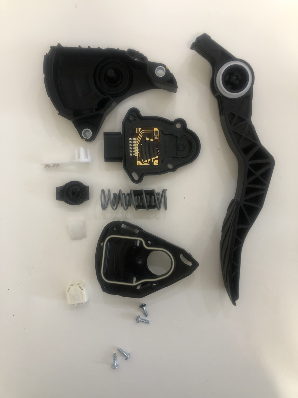 Колеос 2, залипает педаль газа — Renault Koleos (2G), 2 л, 2017 года ...