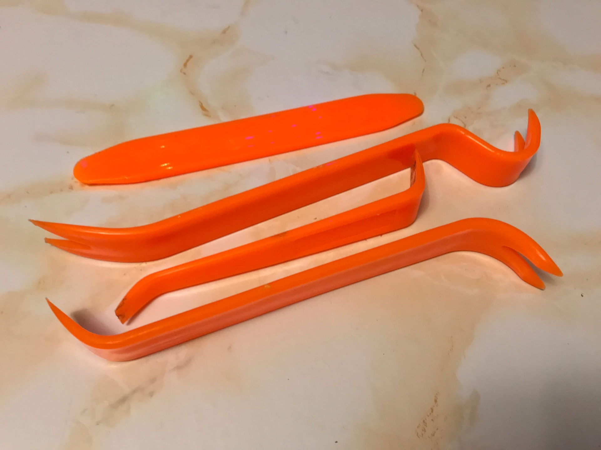 Перетяжка дверных карт и установка неоновой подсветки в двери Hyundai ...