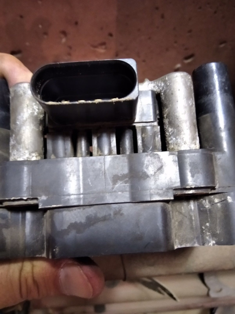 Катушка зажигания и вв провода HUCO — Volkswagen Jetta V, 1,6 л, 2008 ...