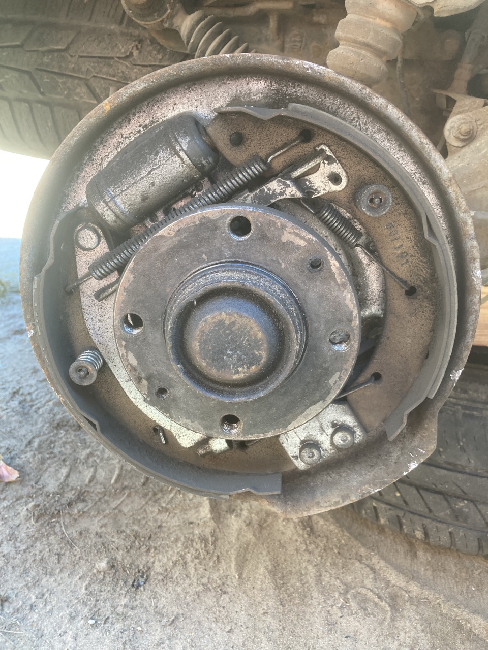 Замена тормозных барабанов на суппорты.В принципе ничено сложного нет ...