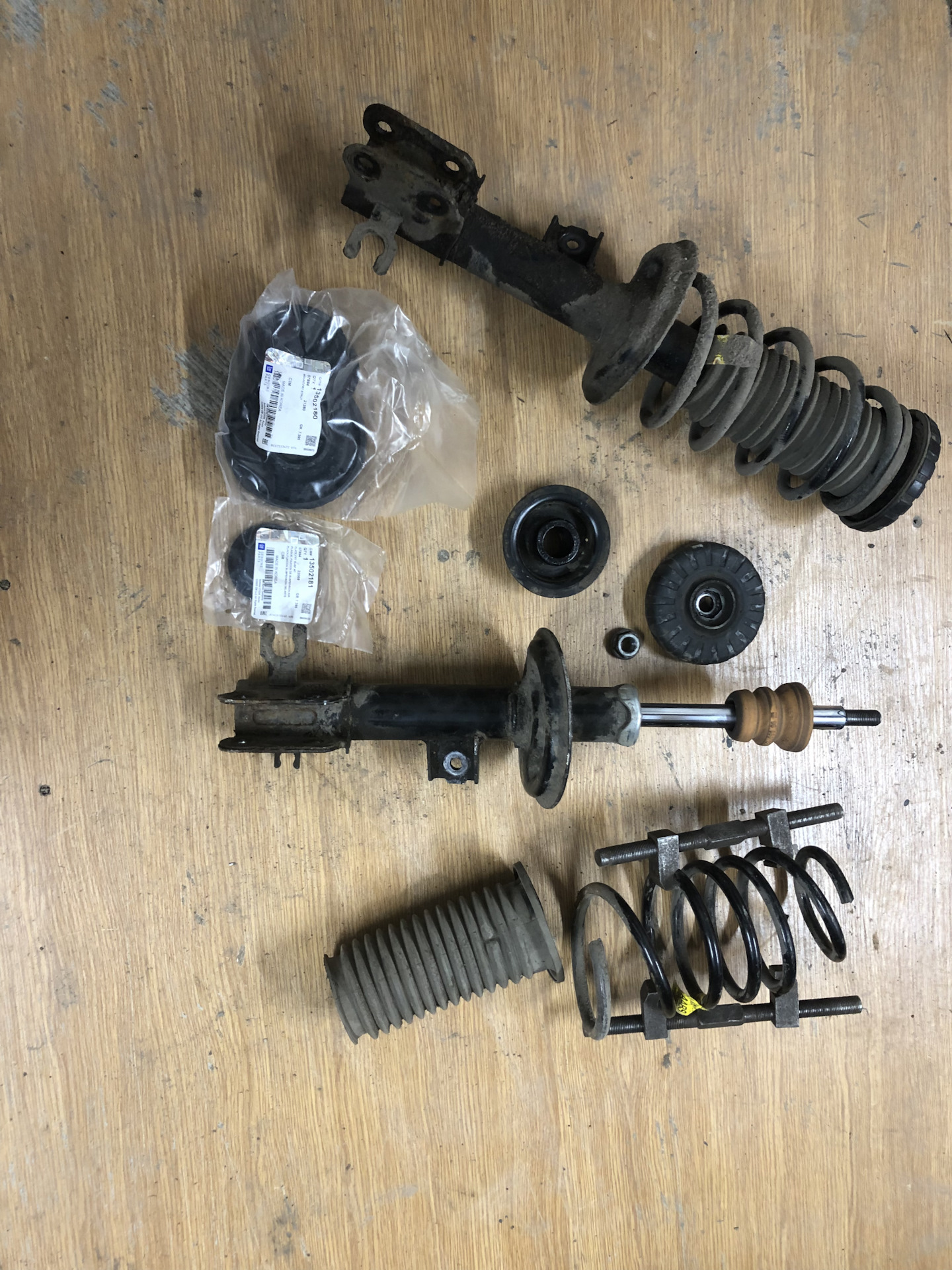Замена опор амортизаторов — Chevrolet Spark (M300), 1 л, 2012 года ...