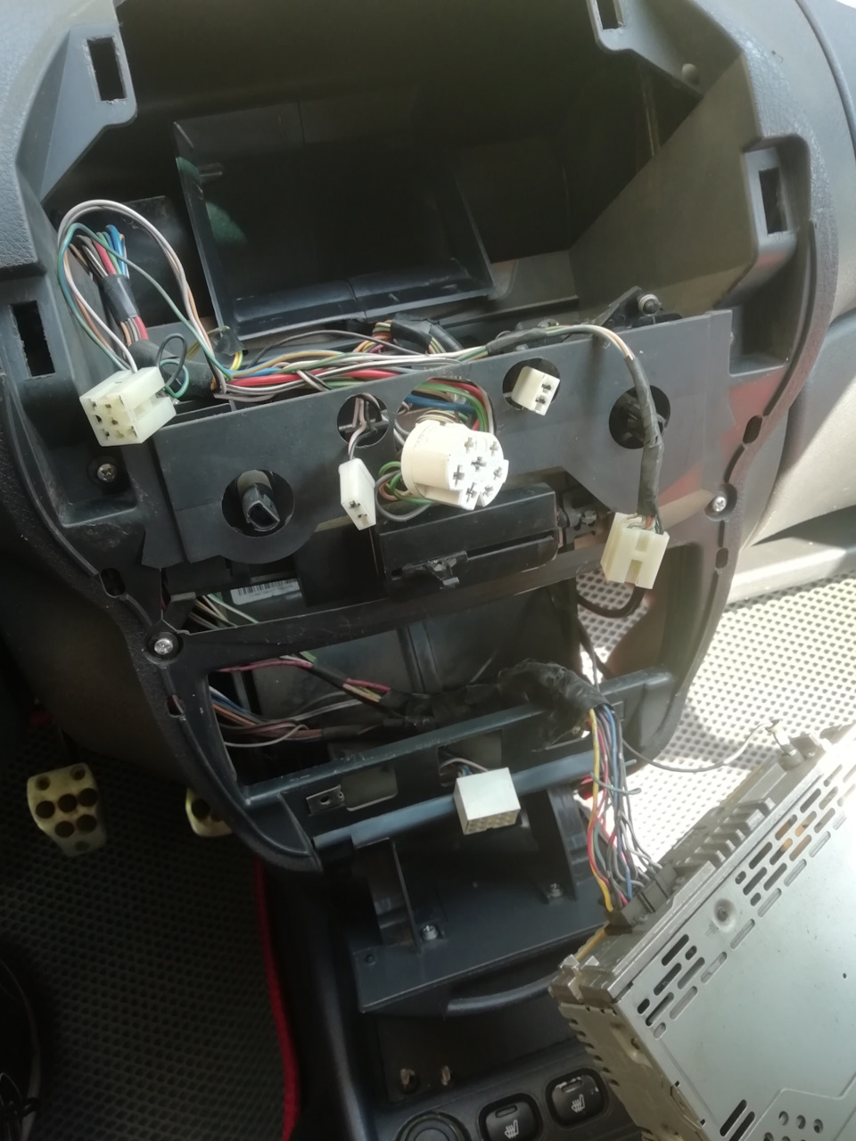 Замена лампочки подсветки регуляторов отопителя — DRIVE2