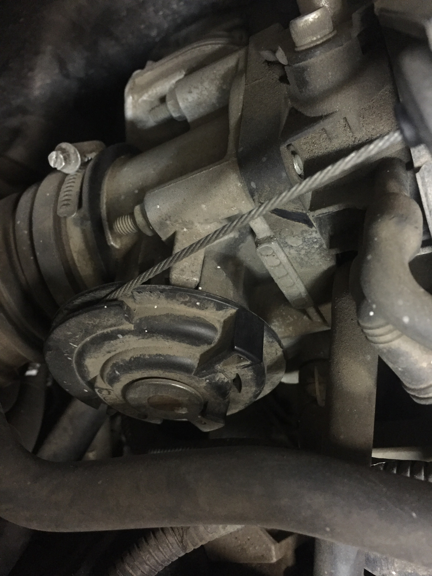 Регулировка тросика газа — Chevrolet Lacetti Sedan, 1,4 л, 2010 года ...