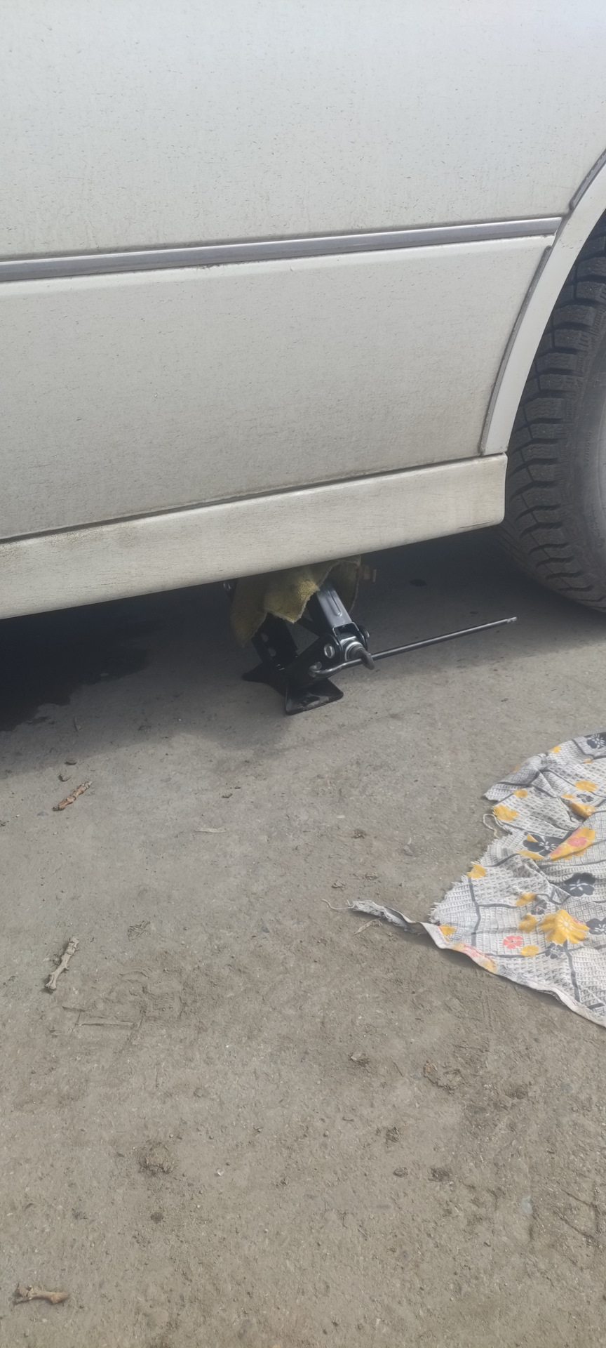 Переобулись с зимних колёс на летние. Замер остатка высоты протектора ...