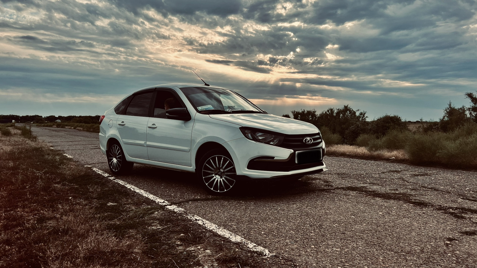 Накладки на зеркала Аля М-style — Lada Гранта Лифтбек (2G), 1,6 л, 2019 ...