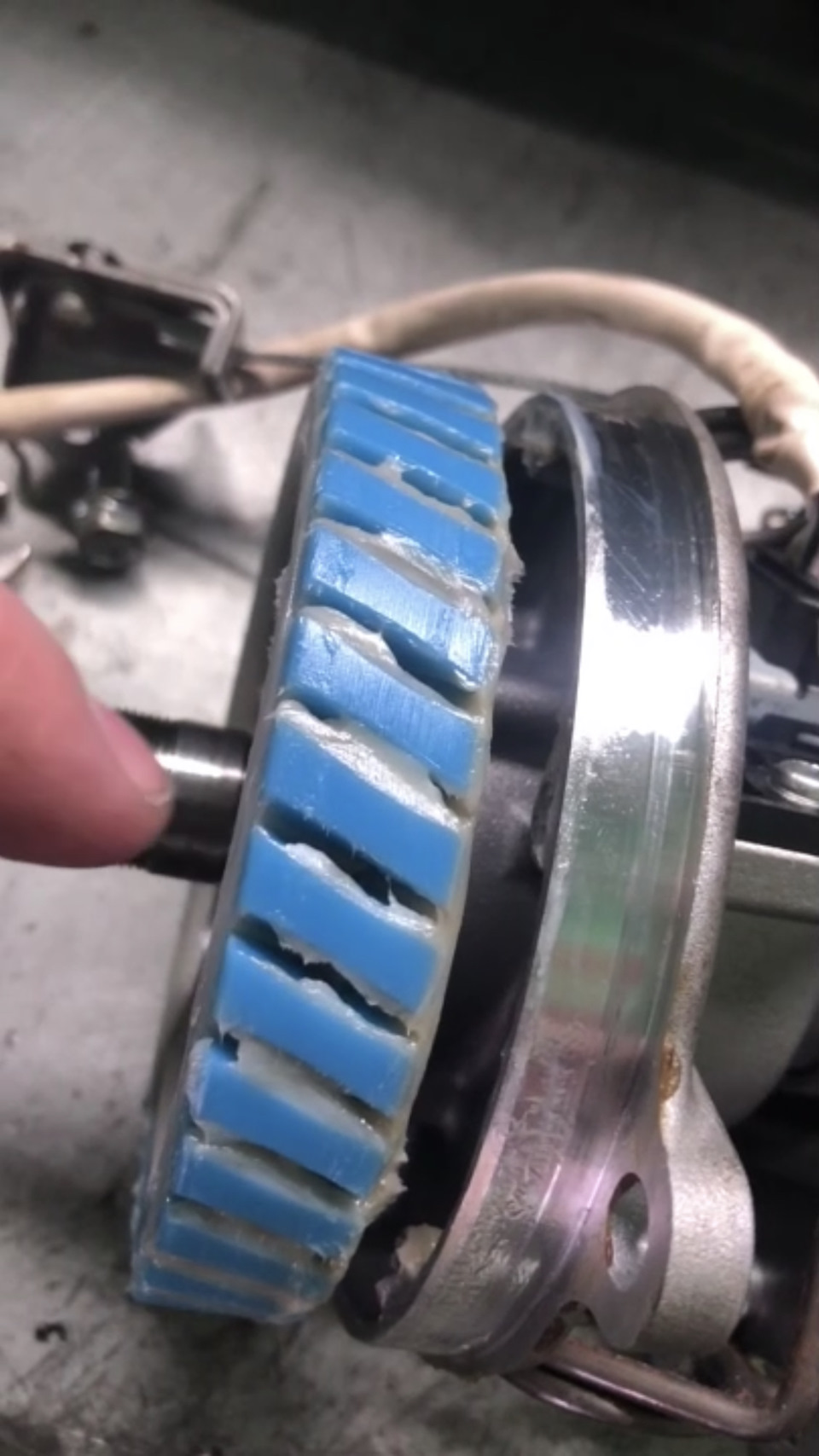 Стук в рулевой колонке- вопрос открытый — Toyota Prius (30), 1,8 л ...