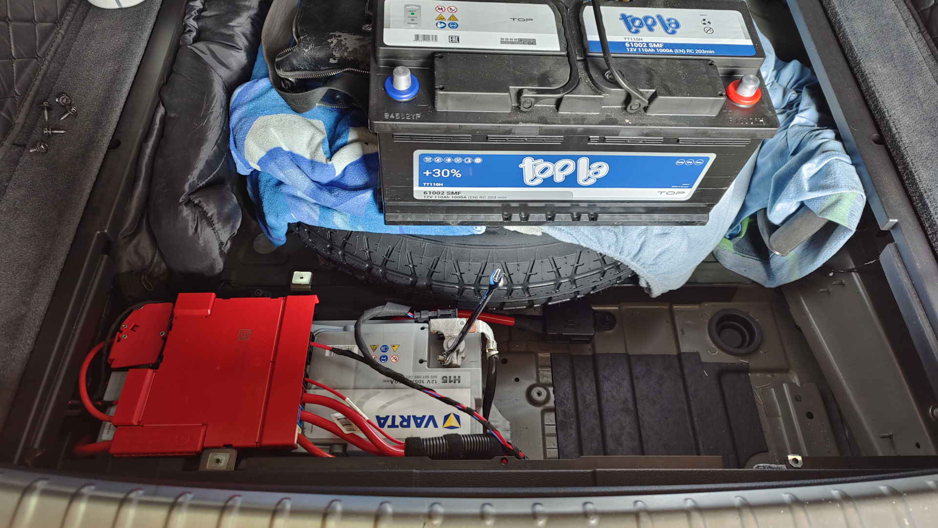Установка новой АКБ Topla — BMW X6 (F16), 3 л, 2014 года | своими ...
