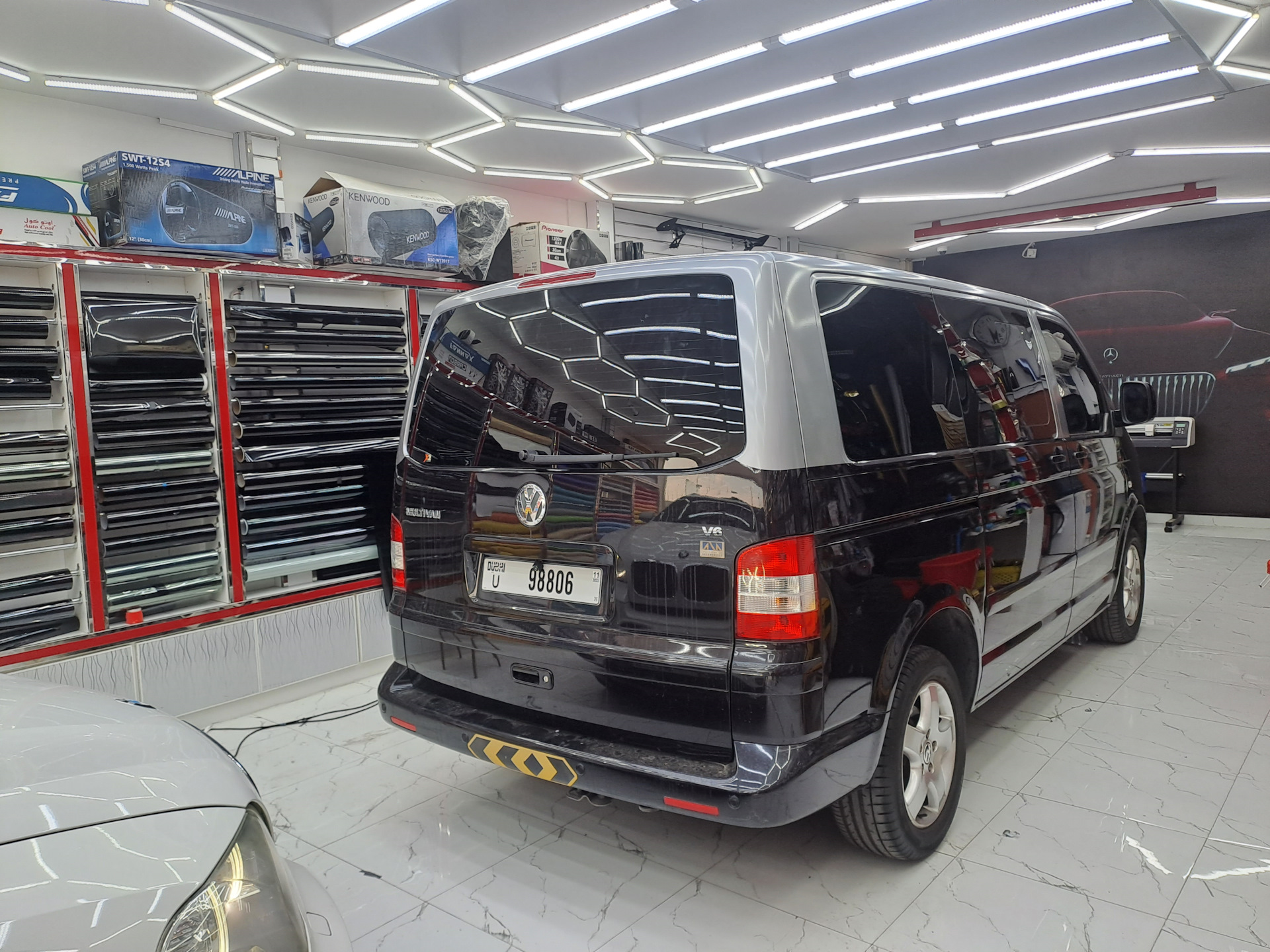 Тонировка и пленка в Абу-Даби — Volkswagen Multivan (T5), 3,2 л, 2008 года  | стайлинг | DRIVE2