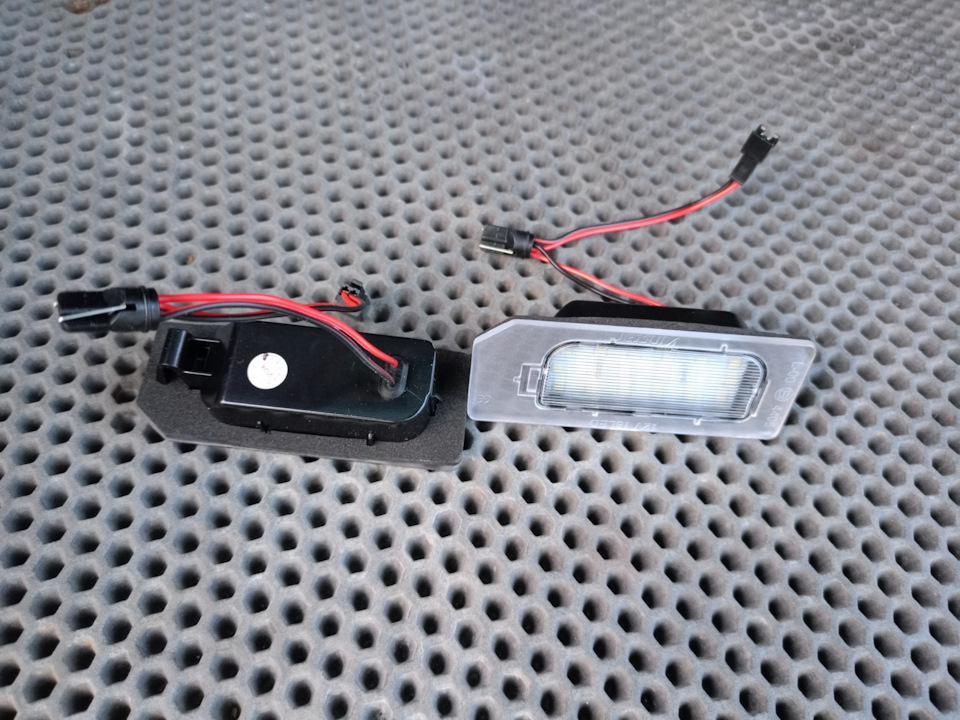 Подсветка номера — Mitsubishi ASX, 1,6 л, 2010 года | своими руками ...