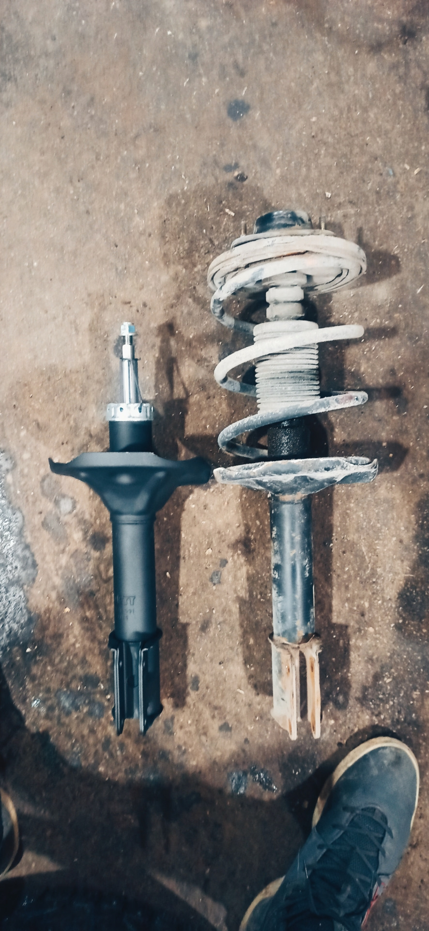 Стойки паджеро спорт