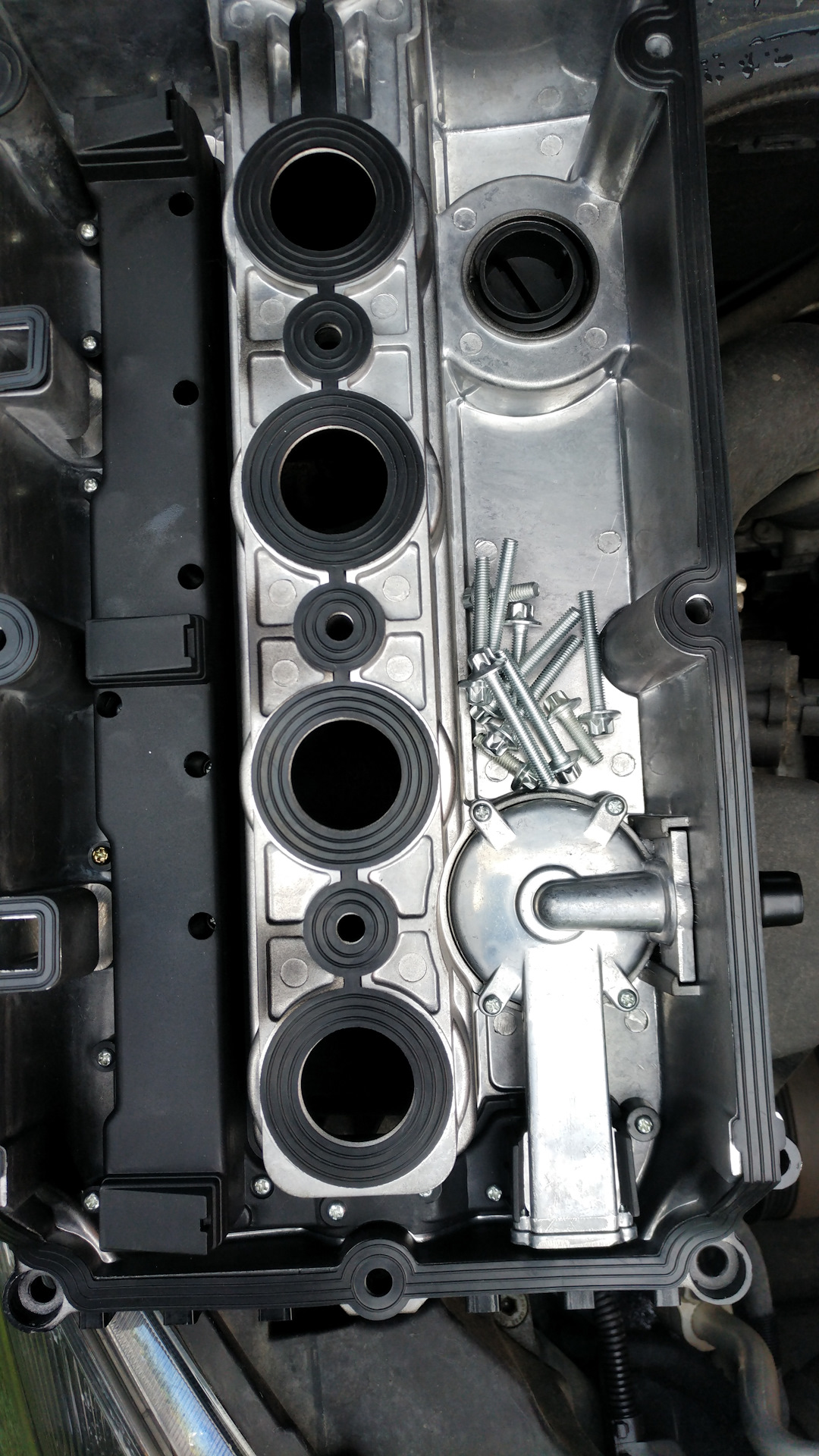 замена клапанной крышки на алюминиевую