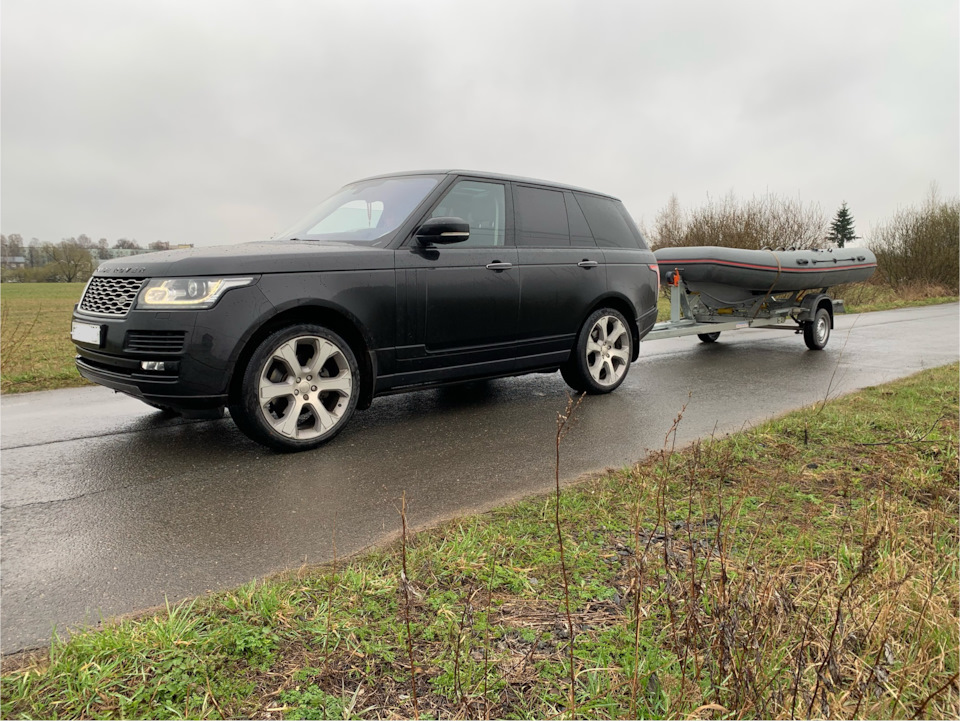 Прицеп и лодка — Land Rover Range Rover (4G), 3 л, 2014 года | просто ...