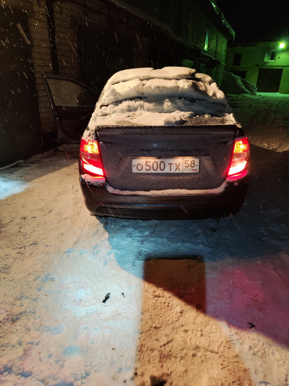 Датчик заднего хода ваз 2114. Выключатель света заднего хода калина. Включение света заднего хода. Датчик заднего хода ларгус артикул. Датчик фонарей заднего хода ваз 2109.