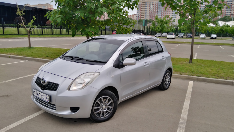 Toyota vitz 1999. 3. Тойота витц 2. Тойота витц 2012. Toyota vitz 2009.