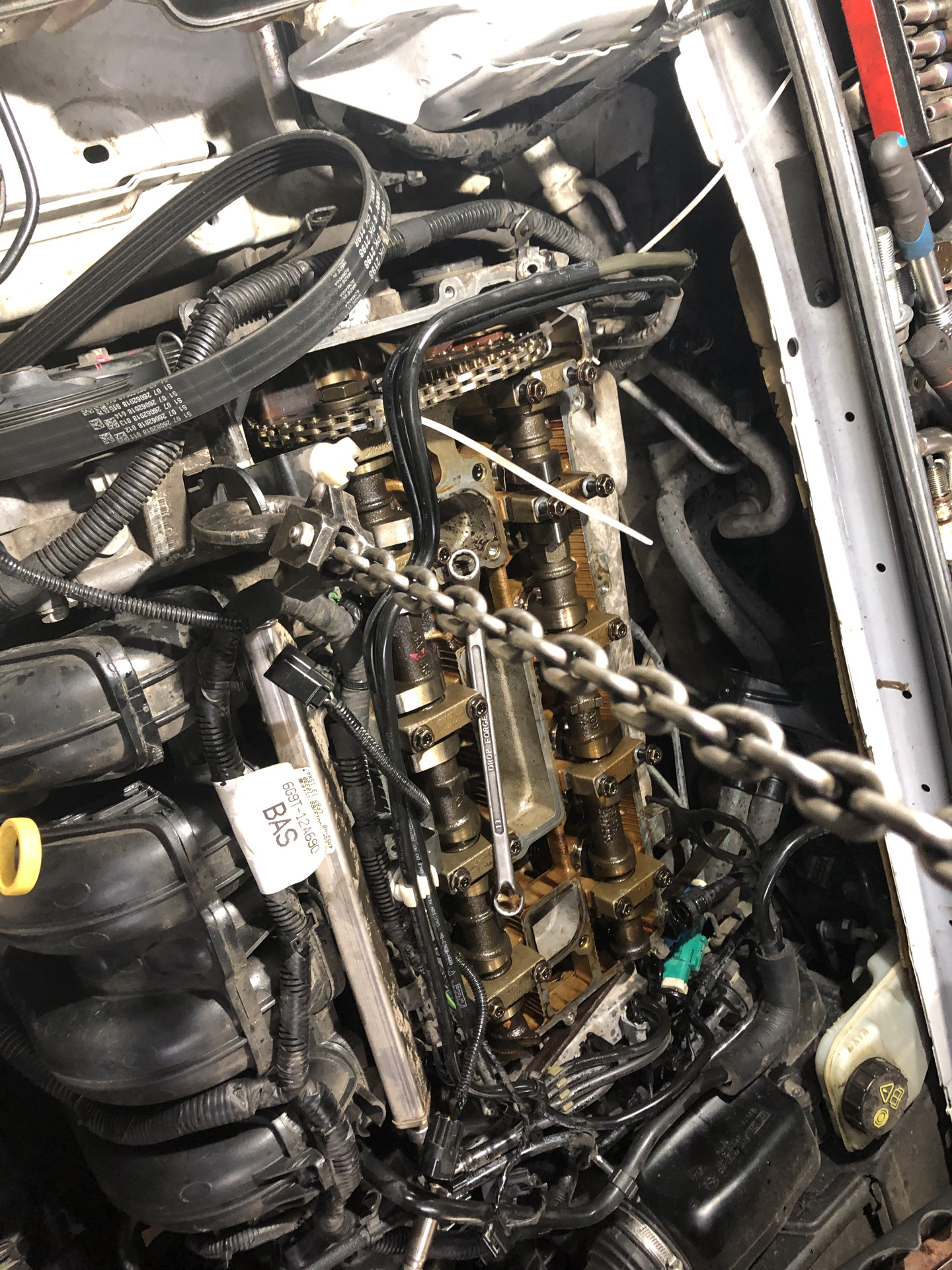 Решил поменять прокладку под клапанной крышкой — Ford Mondeo IV, 2 л ...