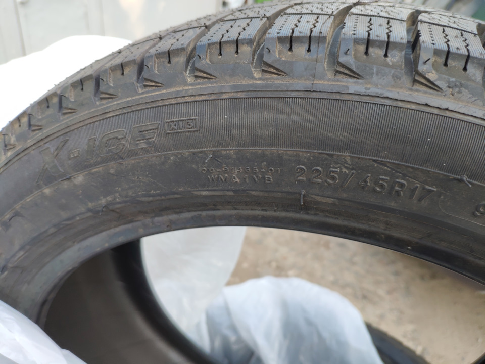 Шины зимние нешипованные Nokian 225/45 R17 на Skoda Octavia A7 Mk3 ...
