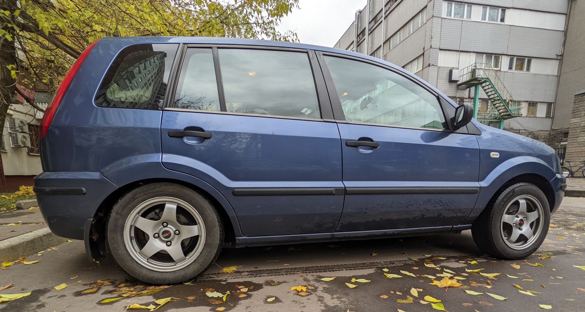 Сидеть — не мешки ворочать! — Ford Fusion, 1,4 л, 2005 года | наблюдение |  DRIVE2