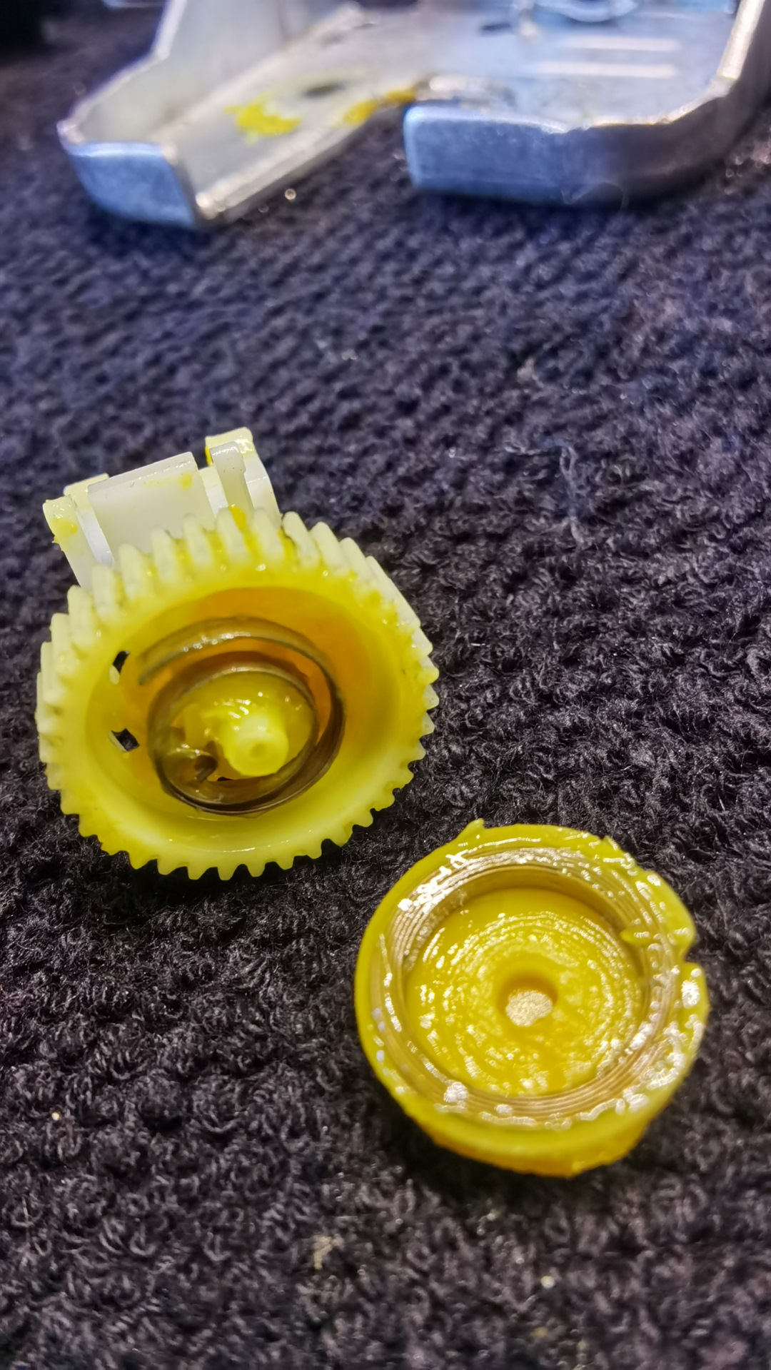 Не закрывается крышка багажника на Passat B6 универсал. — Volkswagen ...