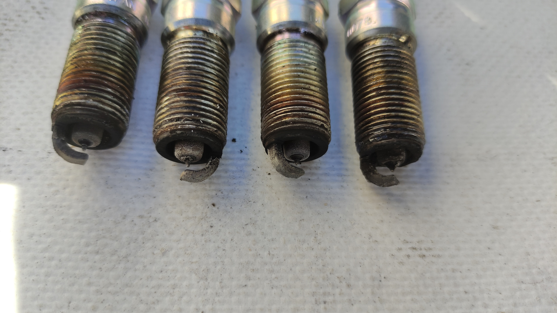 Жрет масло, подскажите, под замену маслосъёмные колпачки или кольца ...