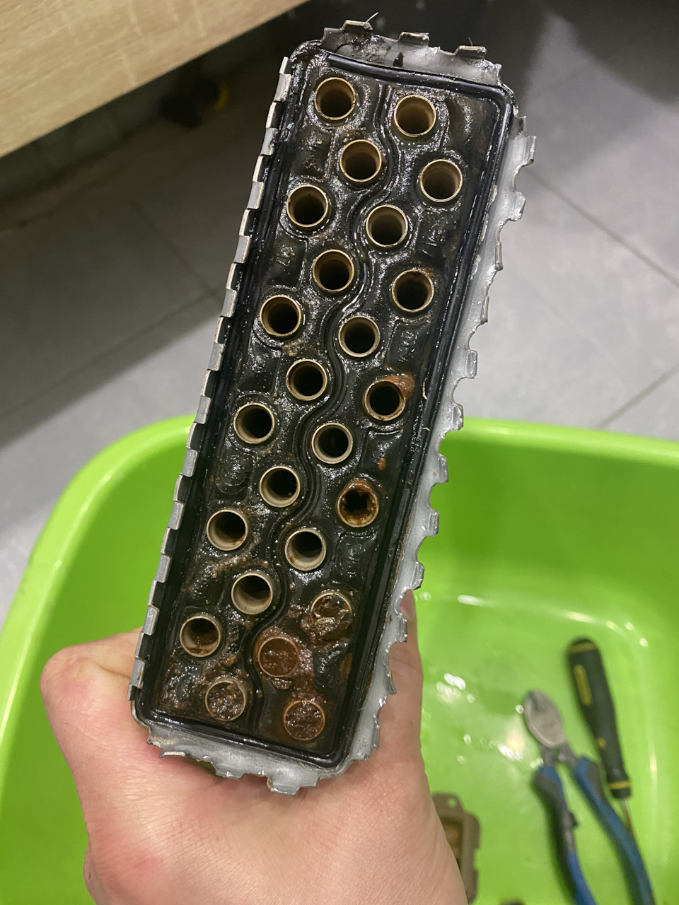 Замена радиатора отопителя — Lada Ларгус, 1,6 л, 2014 года | своими ...