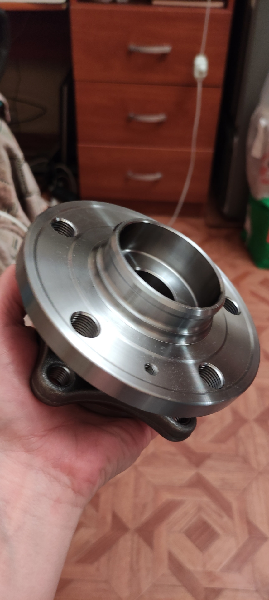 Замена ступицы, пыльники приводов, передние тормозные шланги, тормозная ...