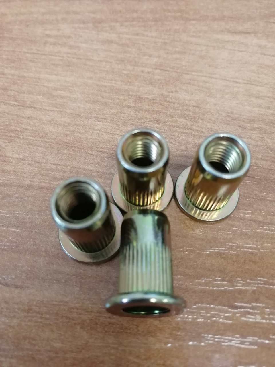 Резьбовые заклёпки от коллег — Chevrolet Niva (1G)