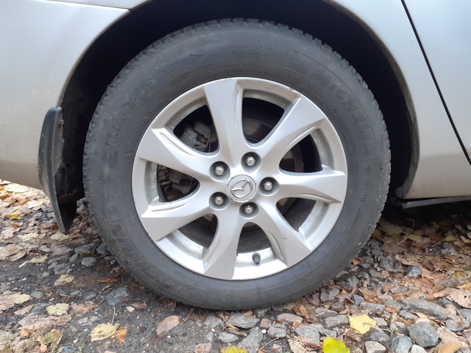 Установил штатные литые диски R16 Mazda и шины Michelin Alpin 5 (205/60 ...