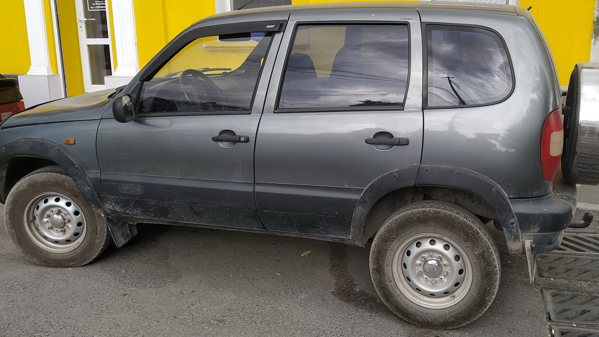 Chevrolet Niva 1.7 бензиновый 2005 | Тяжеловоз-второе дыхание на DRIVE2