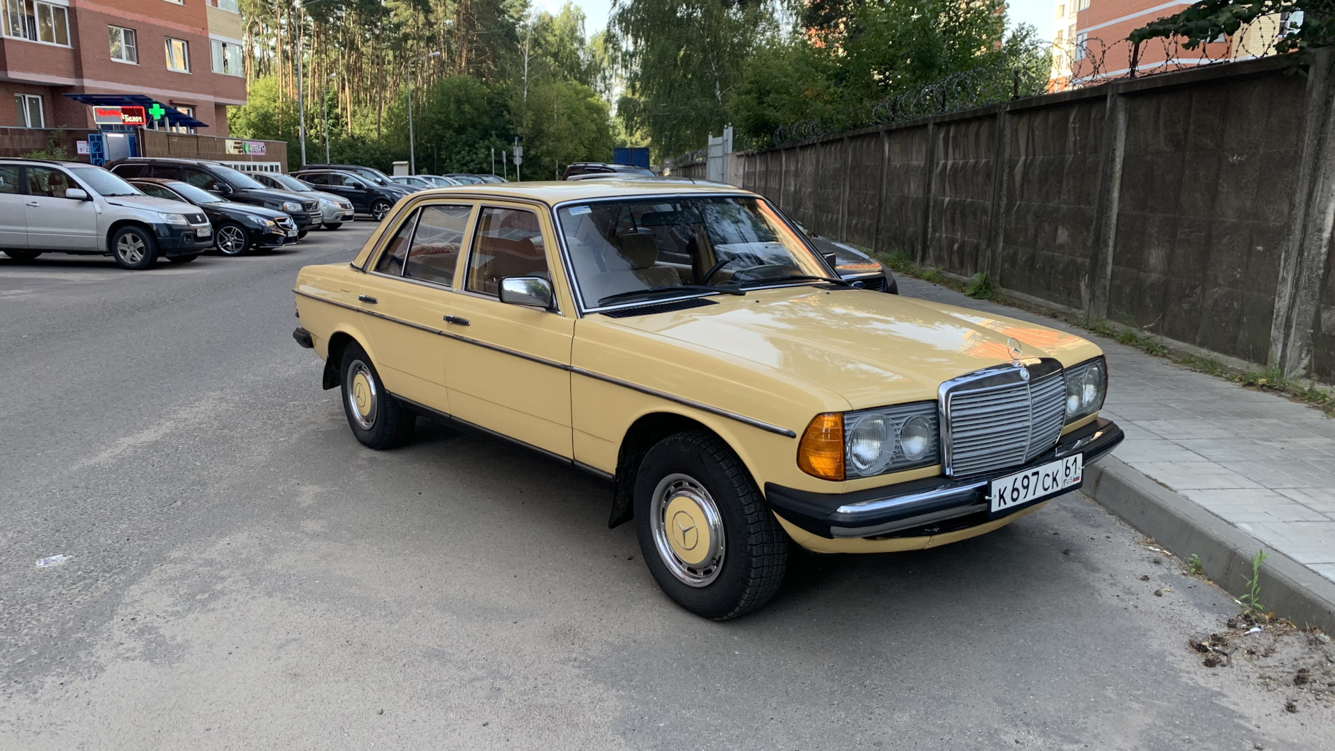 Mercedes-Benz W123 2.3 бензиновый 1979 | Машина Времени на DRIVE2