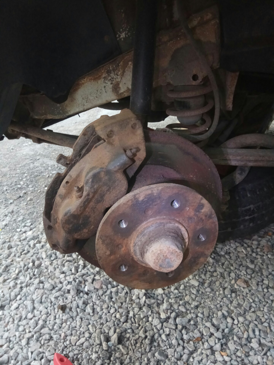 Снятие суппорта. Выкручивание болта с сорванными гранями. — Mercedes ...