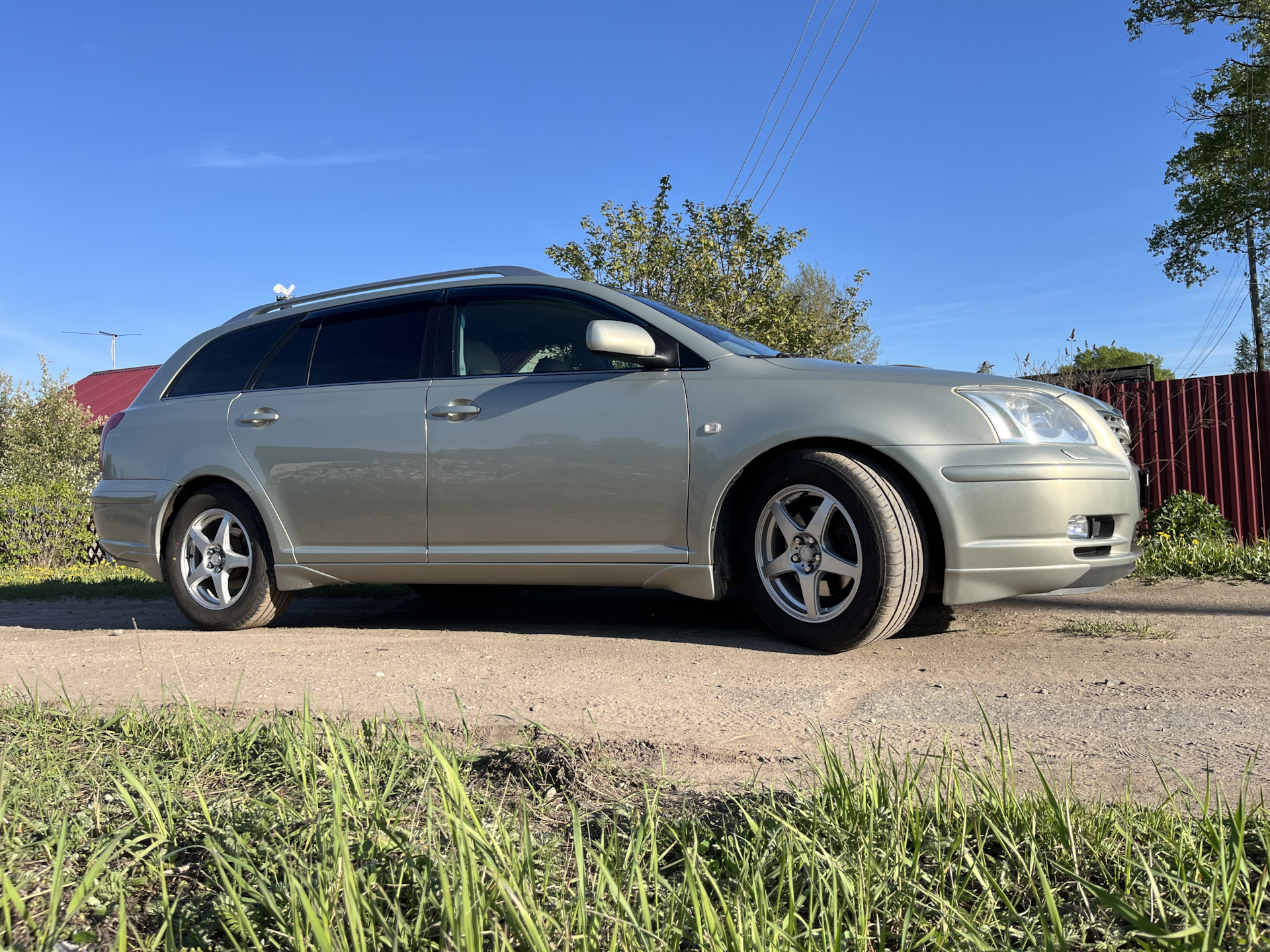 Пост полный печали. ДТП. Есть и хорошая новость — Toyota Avensis II, 2 л,  2004 года | ДТП | DRIVE2