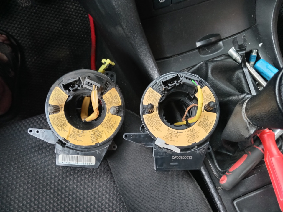 Замена улитки руля (подрулевой шлейф) — Mazda 3 (1G) BK, 1,6 л, 2007 ...
