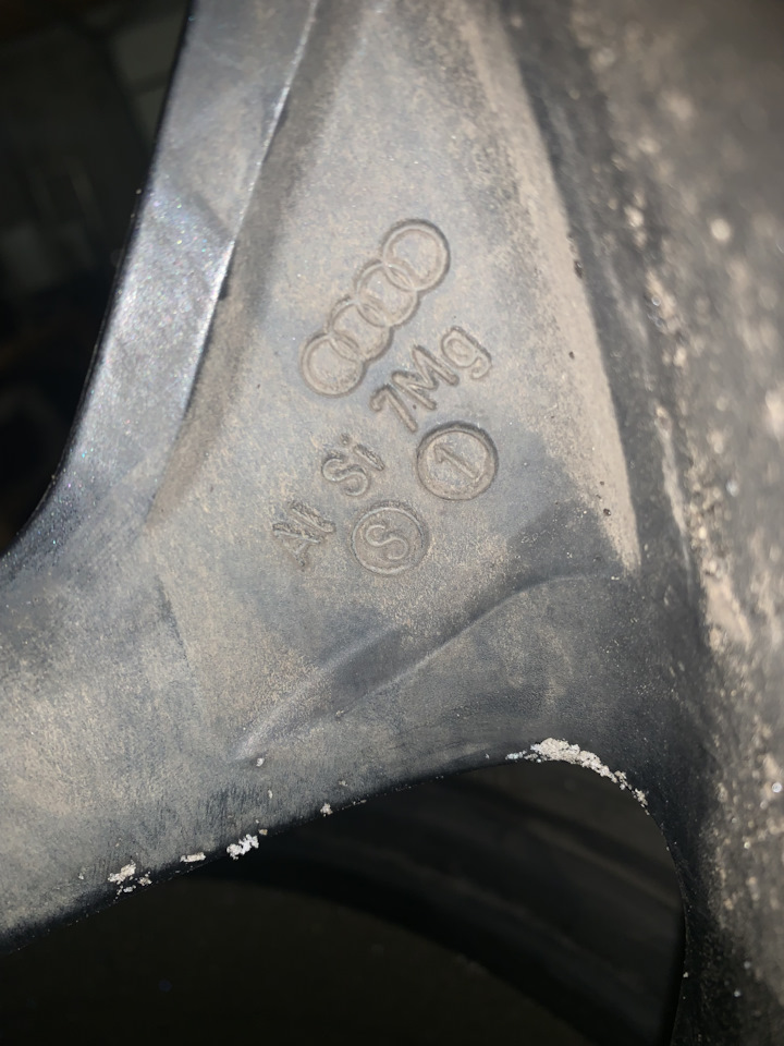 Шины летние Hankook 285/35 R22, литые диски Audi 10Jx22 ET26 5x112 на ...