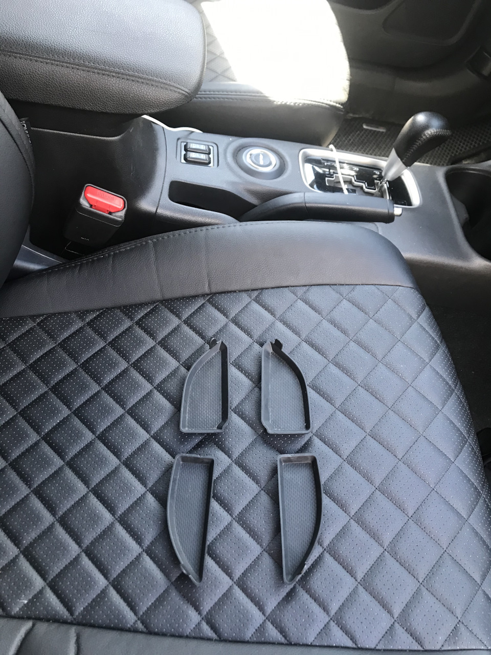 Коврики в двери — Mitsubishi Outlander (3G), 2 л, 2012 года | стайлинг ...