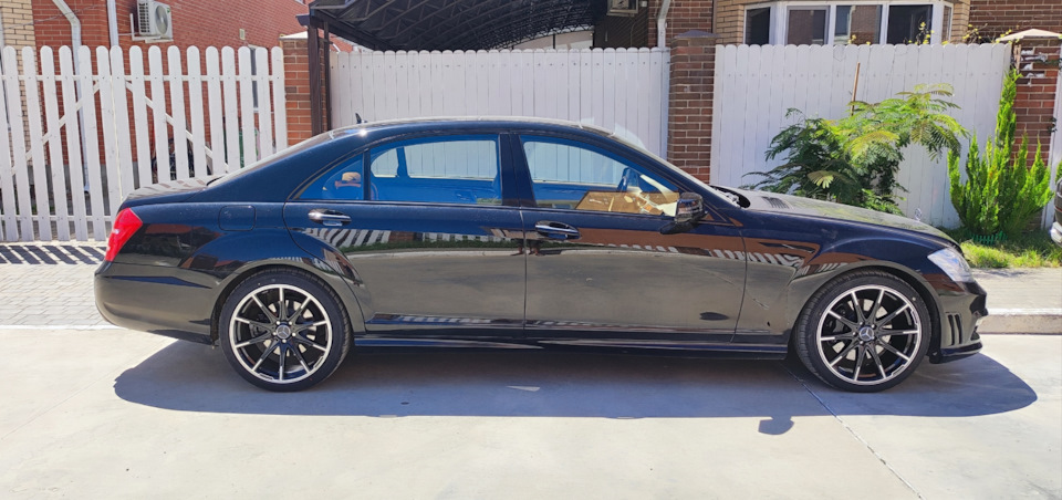 Фото в бортжурнале Mercedes-Benz S-Class (W221)