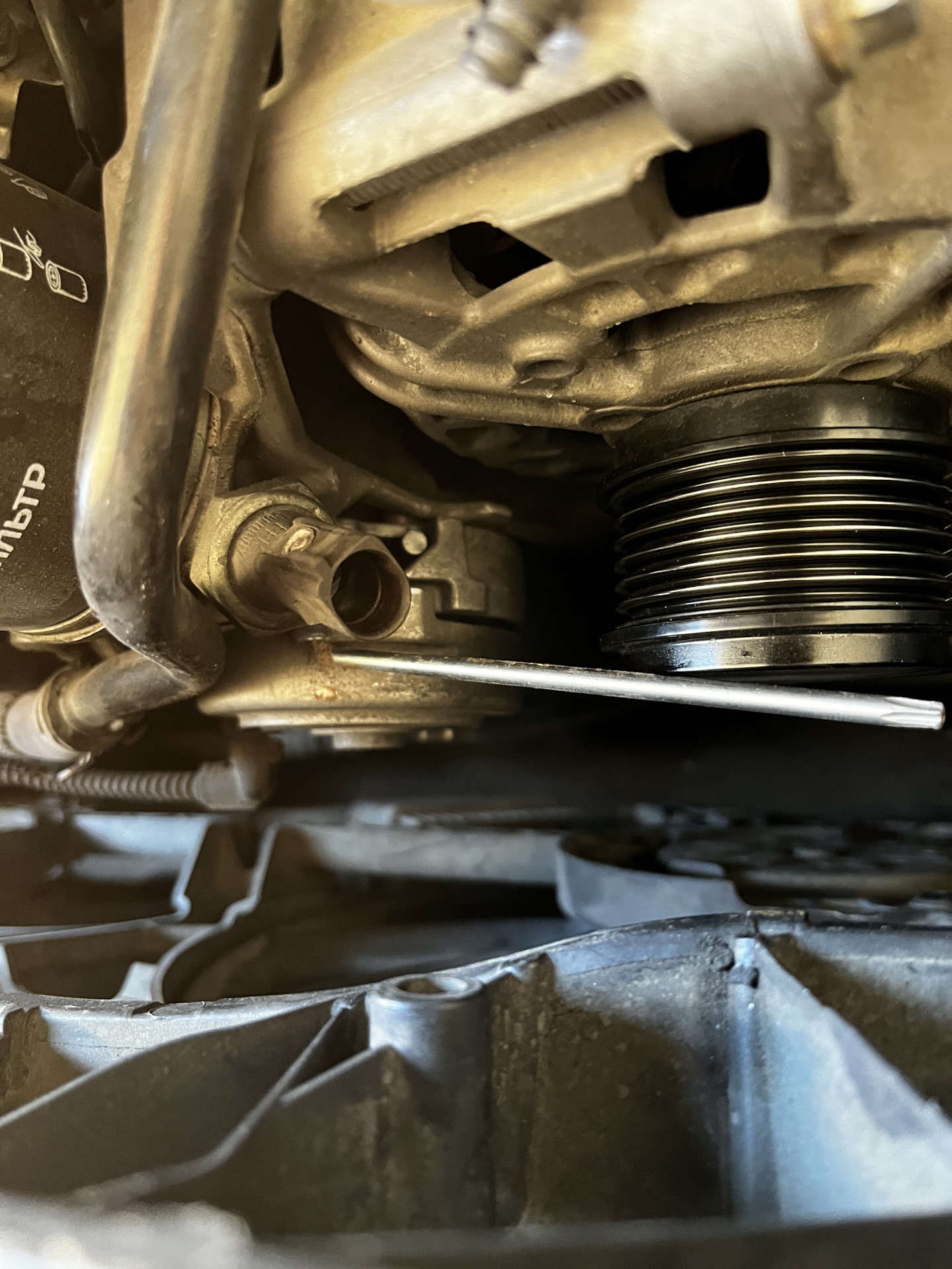 Замена натяжителя и устранение течи с заднего фитинга ОЖ на печку ...